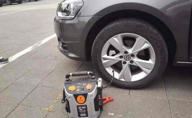 遵化汽车搭电案例